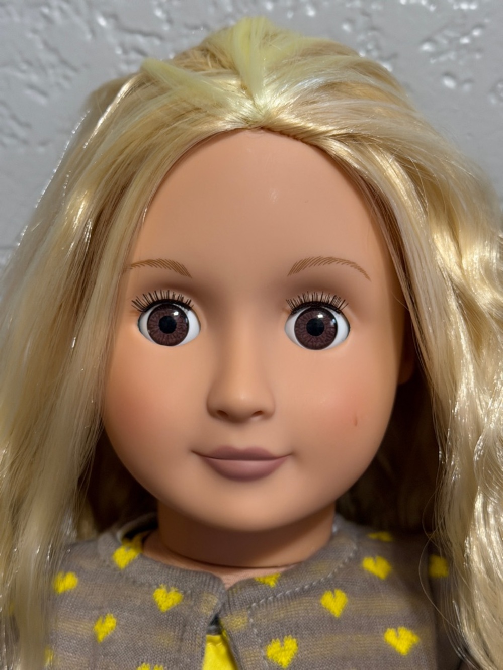 Our Generation 18” Hair Grow Doll Blonde with Streaks & Brown Eyes - Picture 7 of 15